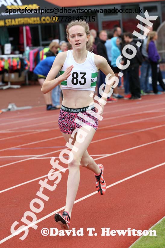 Womens under-17s 800 metres, Gateshead Tartan Games. Phot: David T. Hewitson/Sports for All Pics